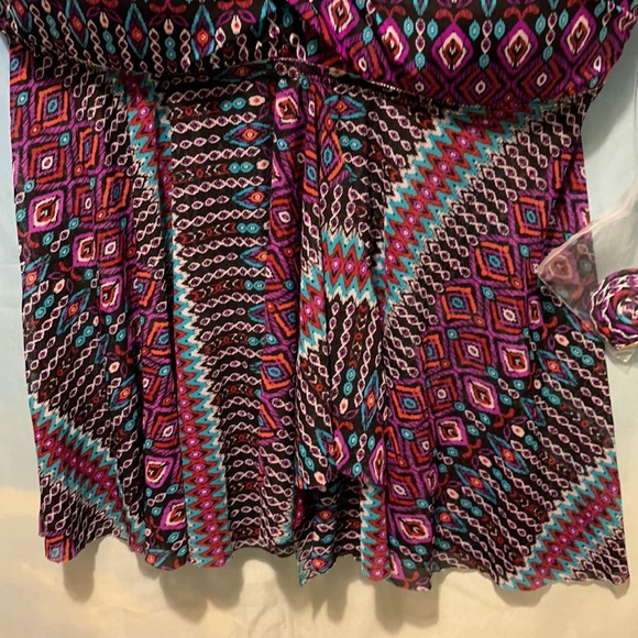 NWT- Bathing suit top. Sheer bottom Sz SM. Aztec - Picture 5 of 9